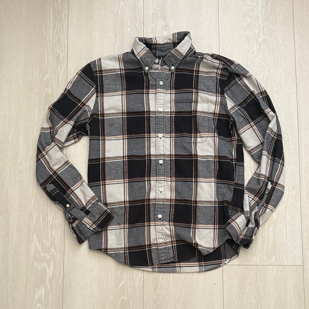 Abercrombie & Fitch Black and Gray Plaid Shirt